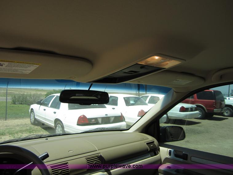 image for item B3197 2007 Ford Freestar mini van