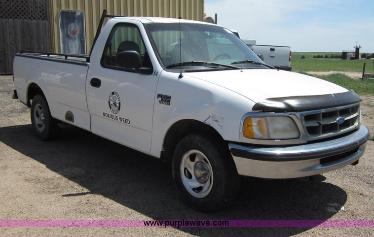 image for item B3199 1997 Ford F150 pickup truck