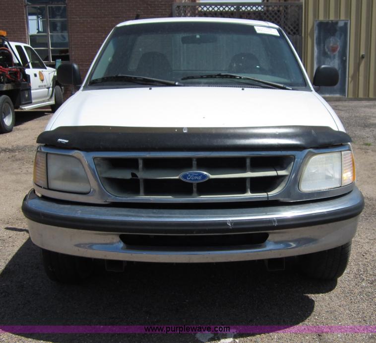 image for item B3199 1997 Ford F150 pickup truck
