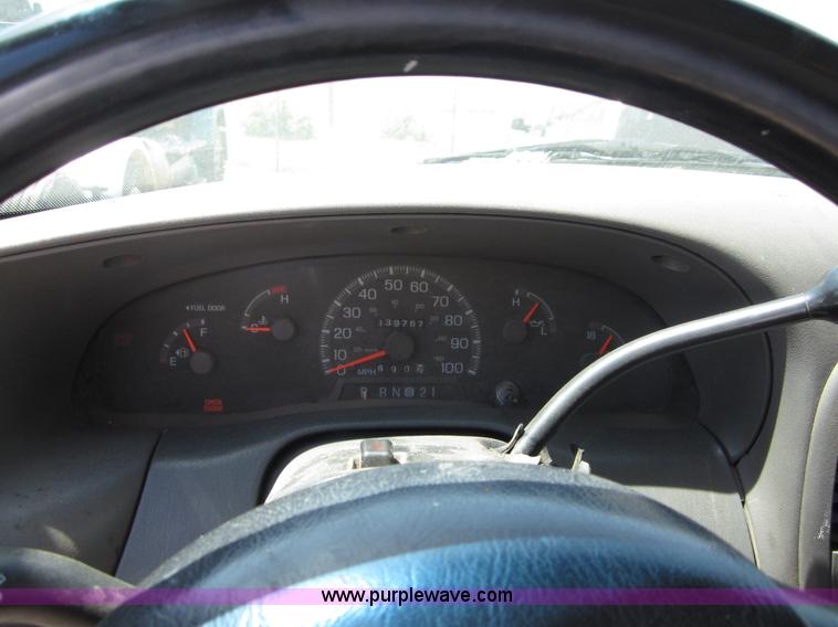 image for item B3199 1997 Ford F150 pickup truck