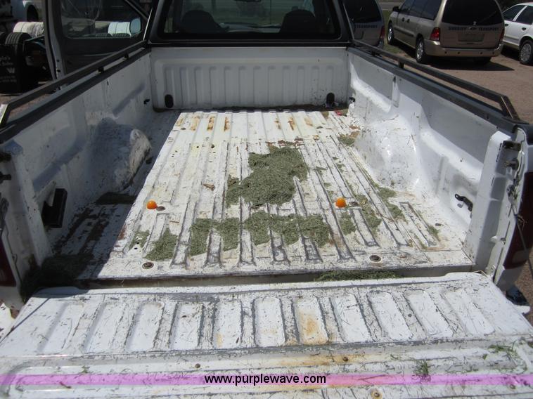 image for item B3199 1997 Ford F150 pickup truck