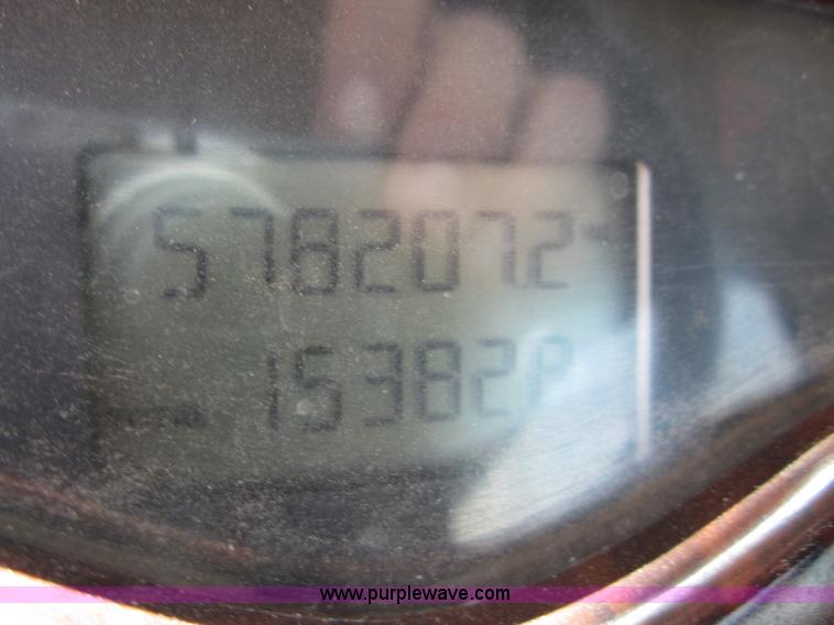 image for item B3200 2002 Mack CH613 semi truck