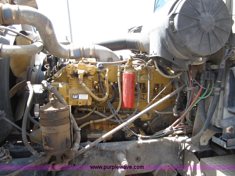 image for item B3201 1995 International 9300 semi truck