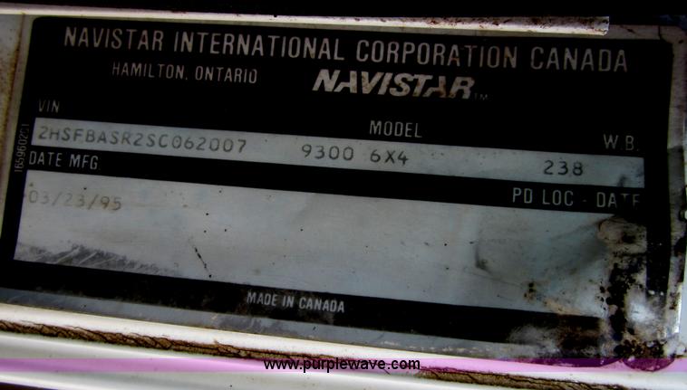 image for item B3201 1995 International 9300 semi truck