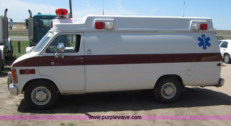 image for item B3211 1989 Dodge Ram B350 ambulance
