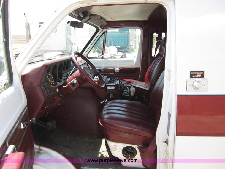 image for item B3211 1989 Dodge Ram B350 ambulance