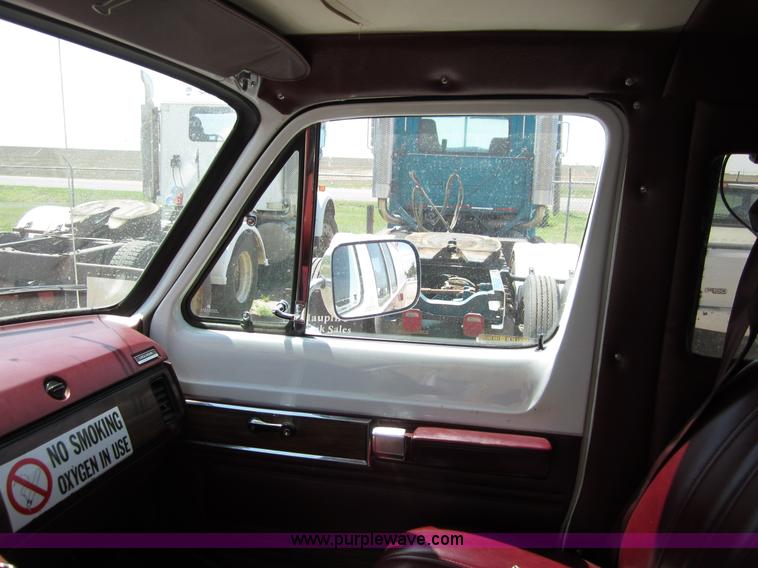 image for item B3211 1989 Dodge Ram B350 ambulance