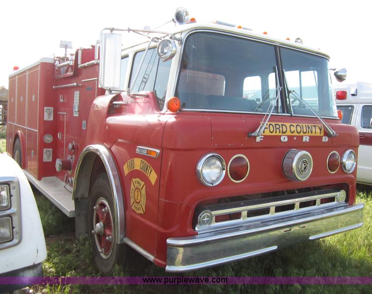image for item B3232 1973 Ford 900 pumper fire truck