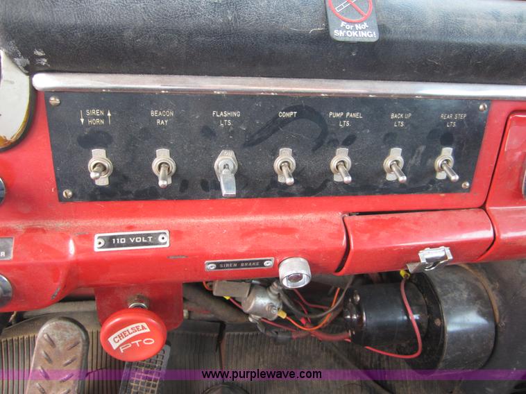 image for item B3232 1973 Ford 900 pumper fire truck