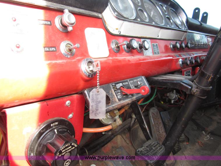 image for item B3232 1973 Ford 900 pumper fire truck