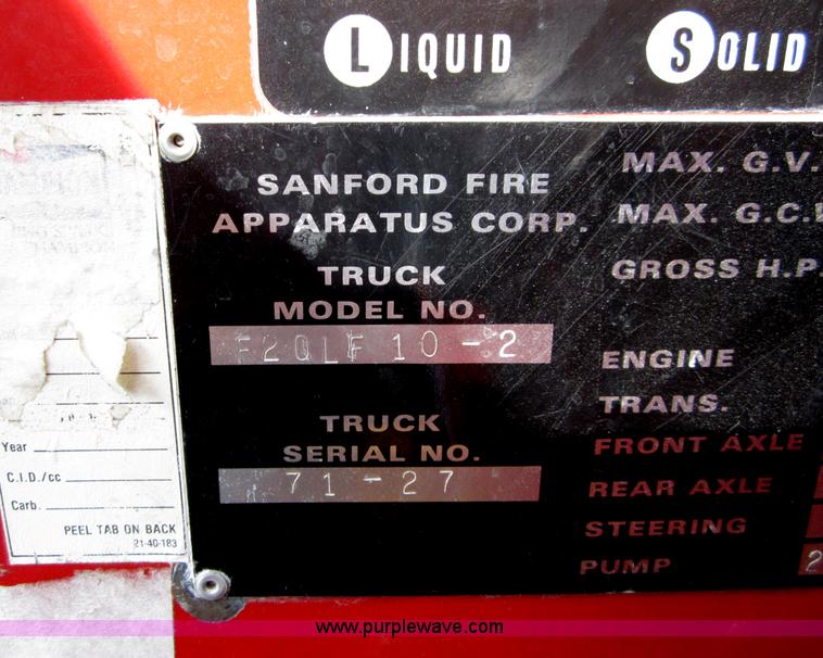 image for item B3232 1973 Ford 900 pumper fire truck