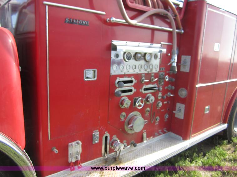 image for item B3232 1973 Ford 900 pumper fire truck