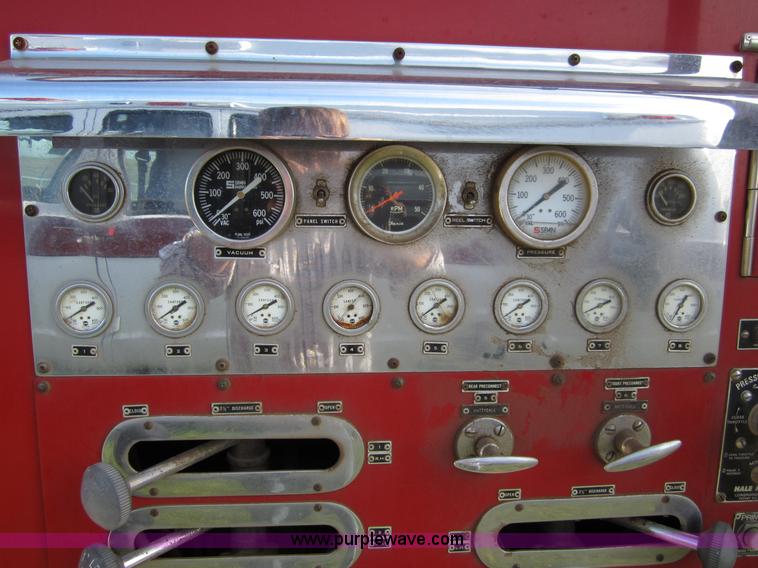image for item B3232 1973 Ford 900 pumper fire truck