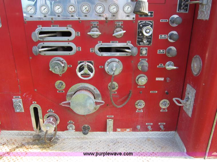 image for item B3232 1973 Ford 900 pumper fire truck