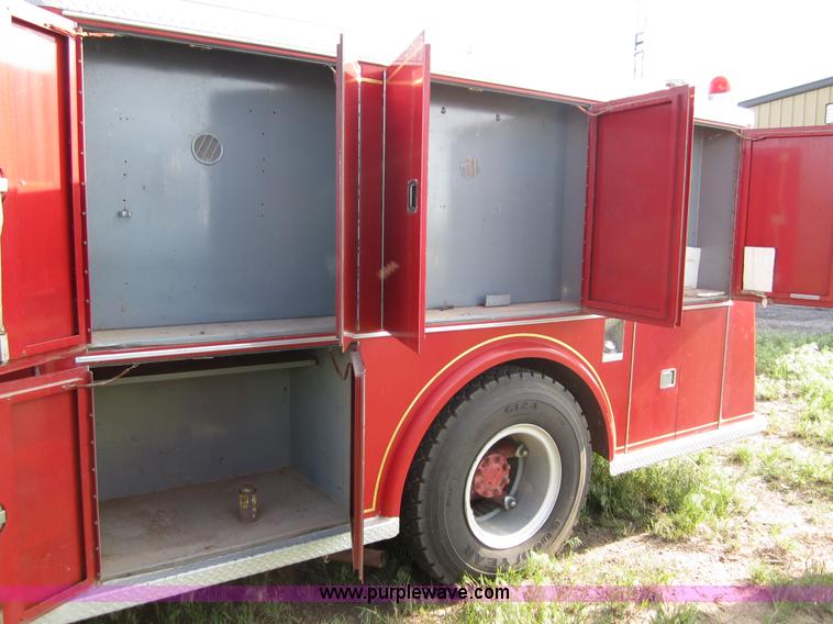 image for item B3232 1973 Ford 900 pumper fire truck