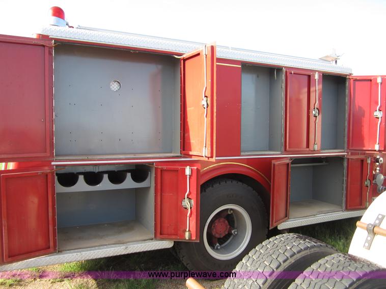 image for item B3232 1973 Ford 900 pumper fire truck