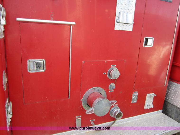 image for item B3232 1973 Ford 900 pumper fire truck