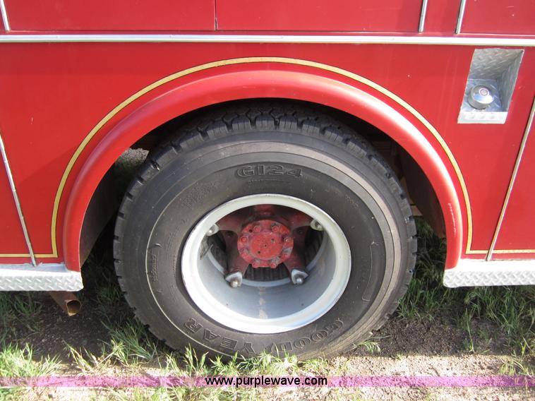 image for item B3232 1973 Ford 900 pumper fire truck