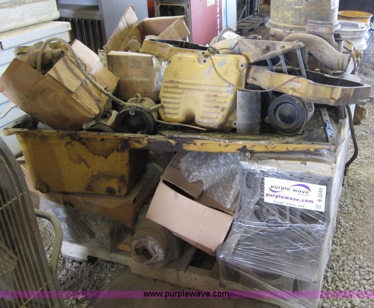 image for item B3249 Caterpillar 3406 disassembled engine