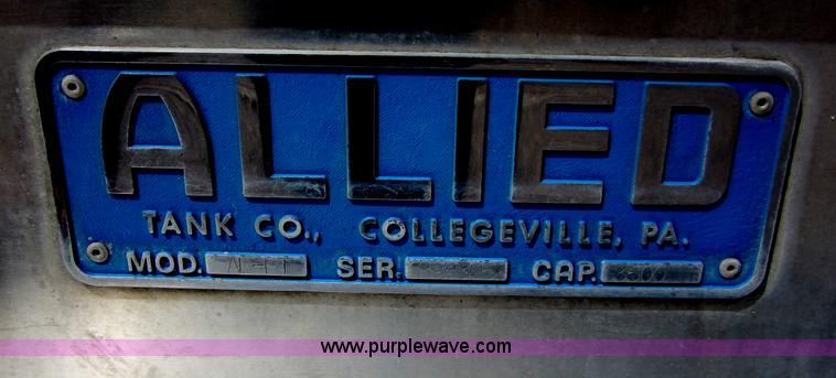 image for item B3256 1979 Kenworth tanker fire truck