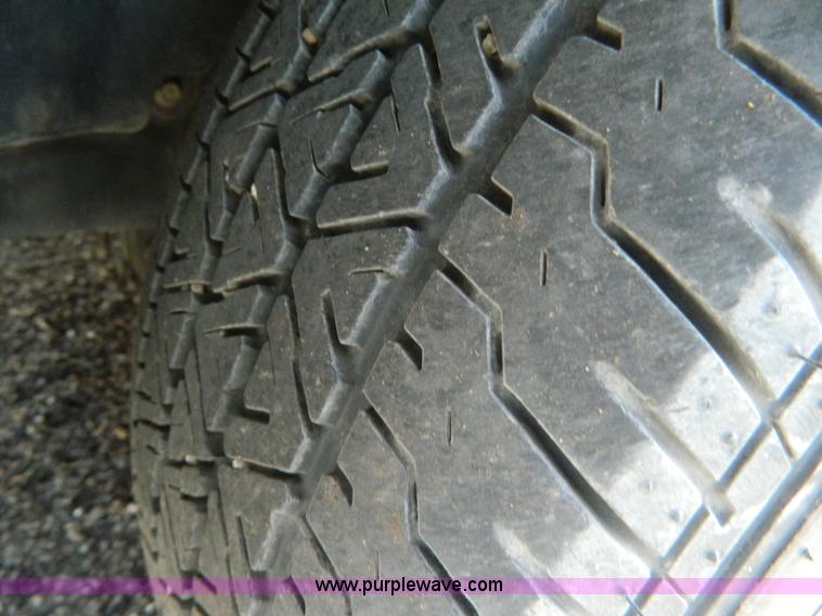 image for item B3681 2005 Ford Crown Victoria Police Interceptor