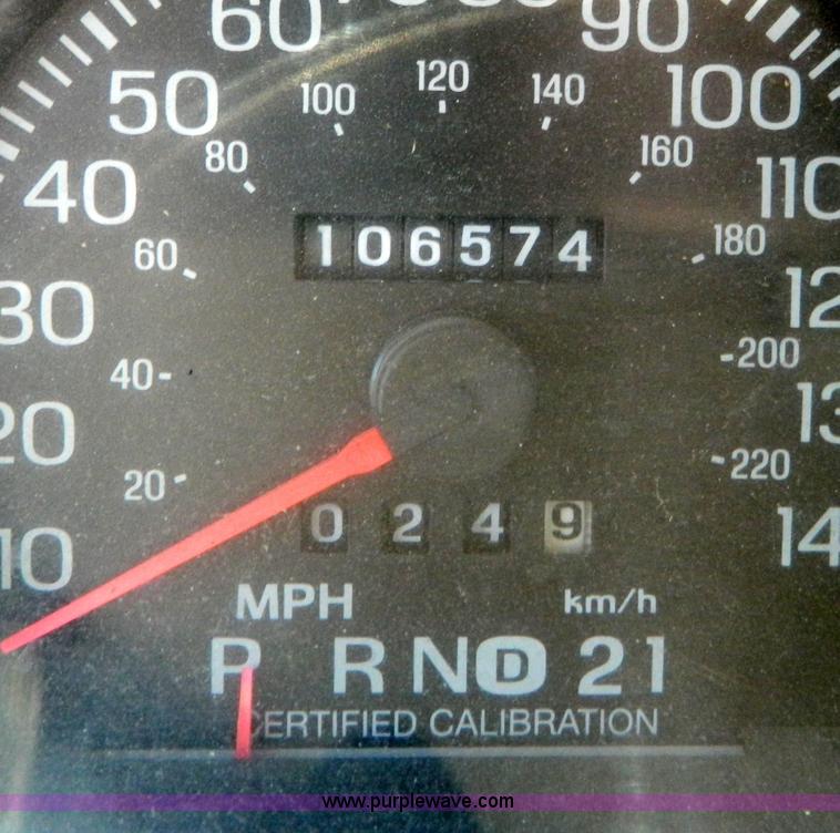 image for item B3681 2005 Ford Crown Victoria Police Interceptor