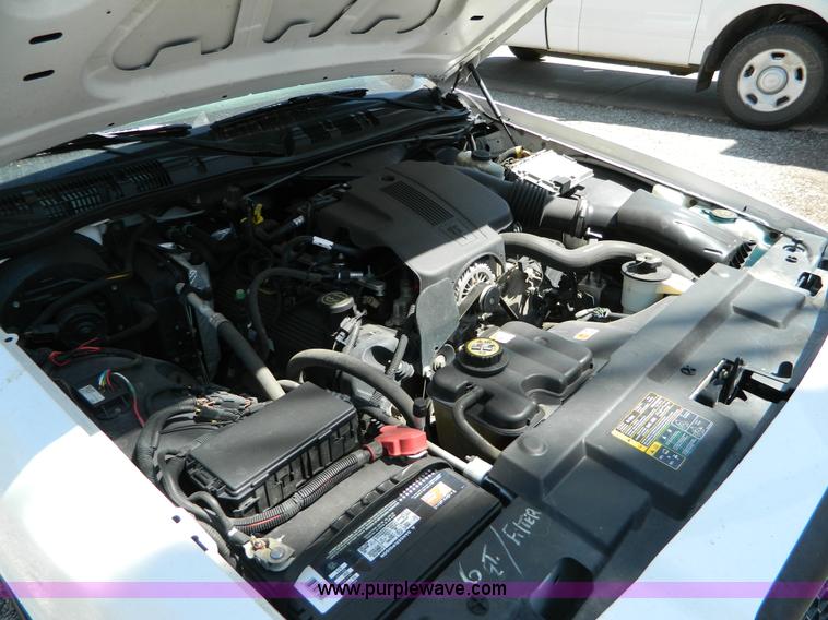 image for item B3681 2005 Ford Crown Victoria Police Interceptor