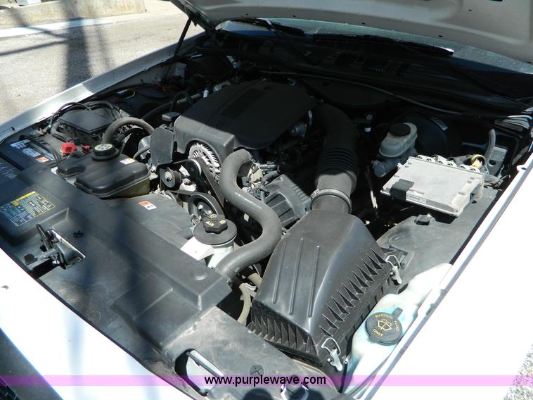 image for item B3681 2005 Ford Crown Victoria Police Interceptor
