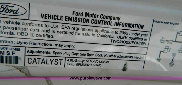 image for item B3681 2005 Ford Crown Victoria Police Interceptor