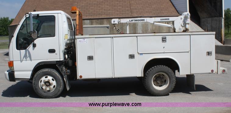 image for item B6741 1998 Isuzu service truck
