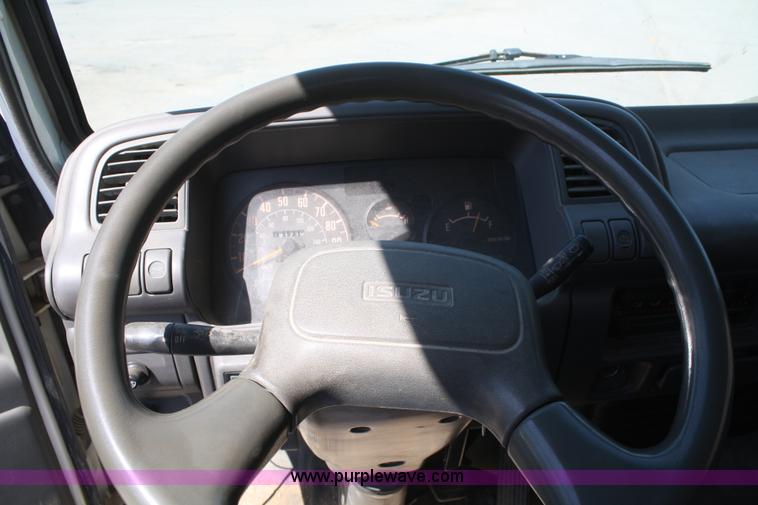 image for item B6741 1998 Isuzu service truck