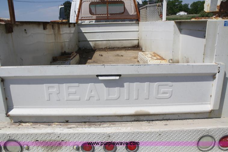 image for item B6741 1998 Isuzu service truck