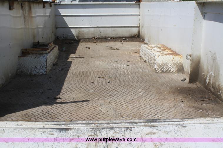 image for item B6741 1998 Isuzu service truck