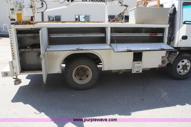 image for item B6741 1998 Isuzu service truck