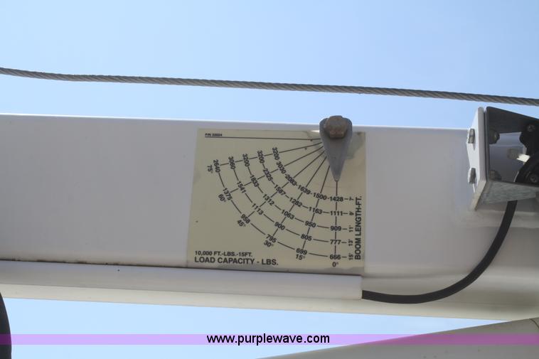 image for item B6741 1998 Isuzu service truck