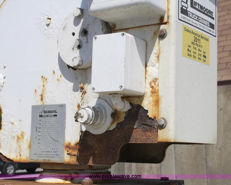 image for item B6741 1998 Isuzu service truck