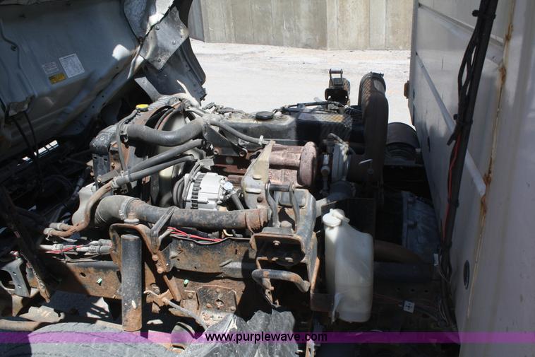 image for item B6741 1998 Isuzu service truck