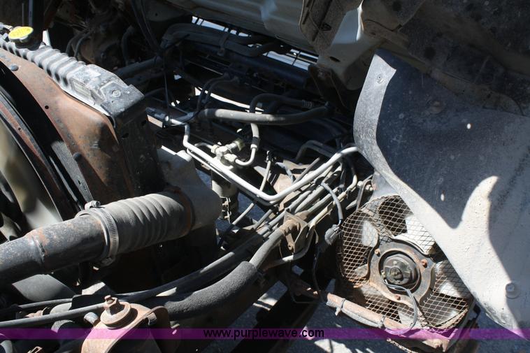 image for item B6741 1998 Isuzu service truck