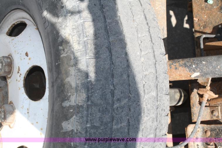 image for item B6741 1998 Isuzu service truck