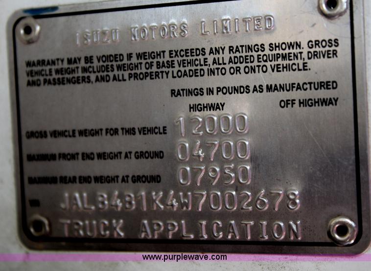 image for item B6741 1998 Isuzu service truck