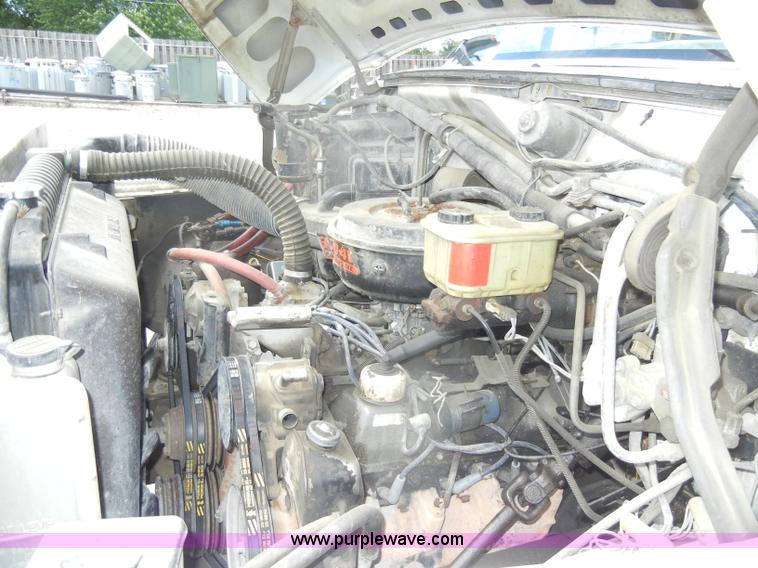 image for item D4081 1987 Ford F700 dump truck