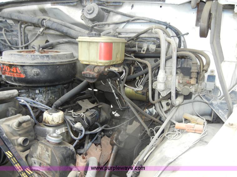 image for item D4081 1987 Ford F700 dump truck