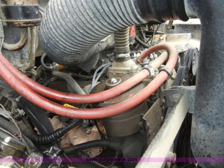 image for item D4081 1987 Ford F700 dump truck