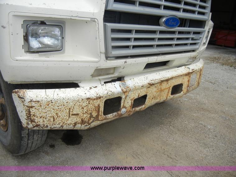 image for item D4081 1987 Ford F700 dump truck