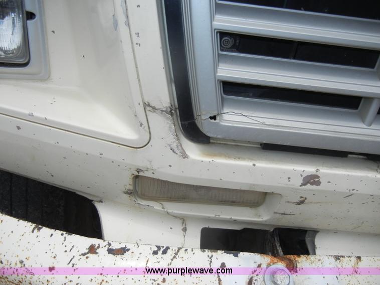 image for item D4081 1987 Ford F700 dump truck