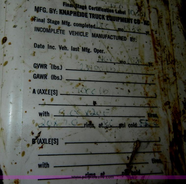 image for item D4081 1987 Ford F700 dump truck