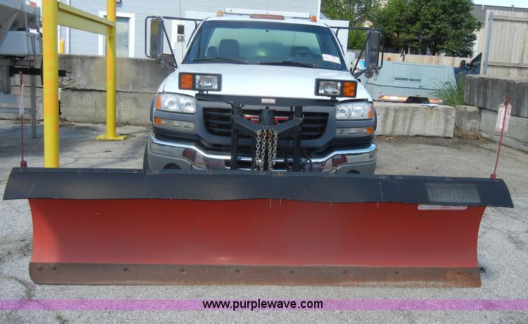 image for item D4082 2003 GMC 3500 dump bed pickup truck