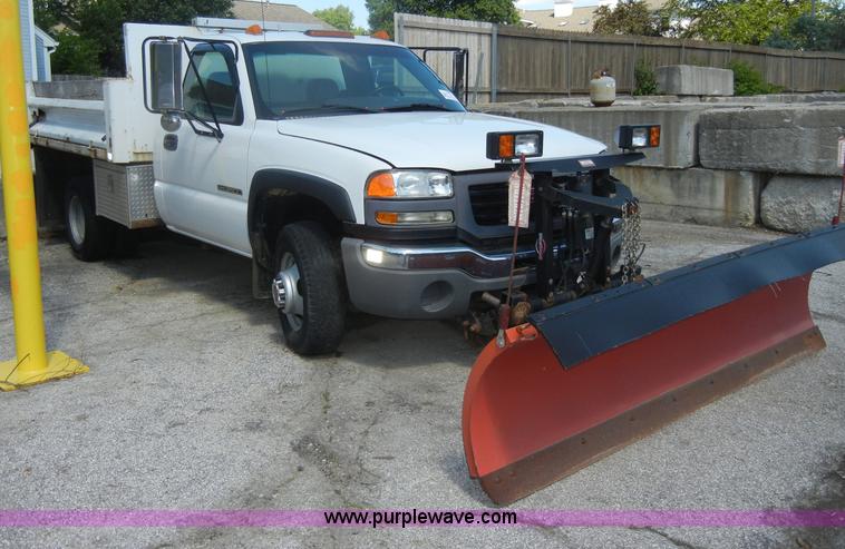 image for item D4082 2003 GMC 3500 dump bed pickup truck
