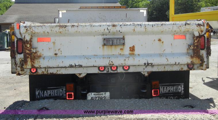 image for item D4082 2003 GMC 3500 dump bed pickup truck