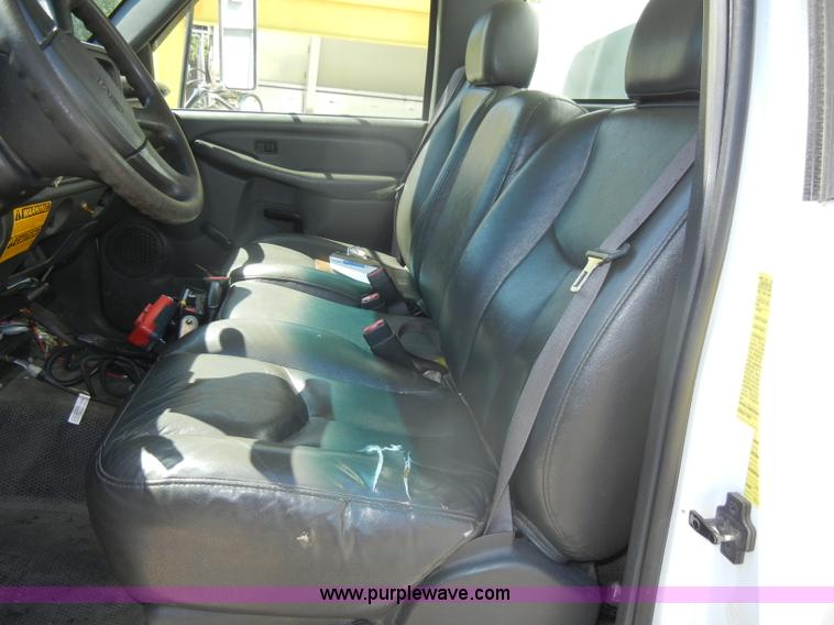 image for item D4082 2003 GMC 3500 dump bed pickup truck